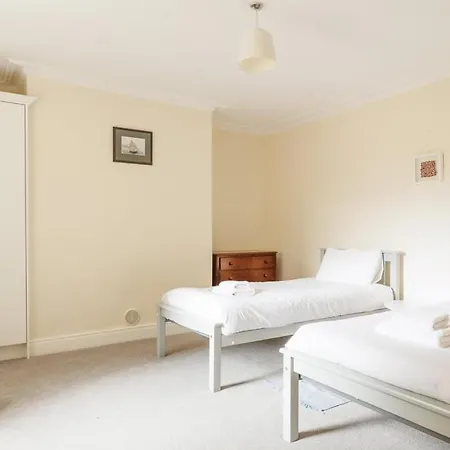 아파트 Guestready - Charming Portobello House